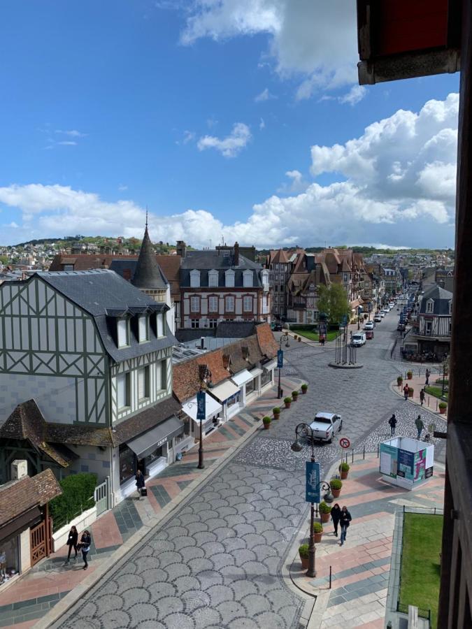 Duplex Au Coeur De Deauville Avec Vue Imprenable Et Parking Prive Kültér fotó