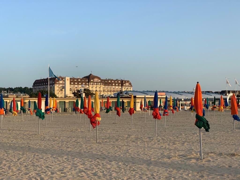 Duplex Au Coeur De Deauville Avec Vue Imprenable Et Parking Prive Kültér fotó
