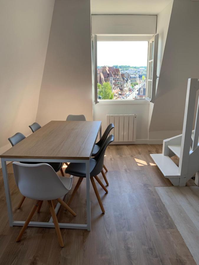 Duplex Au Coeur De Deauville Avec Vue Imprenable Et Parking Prive Kültér fotó